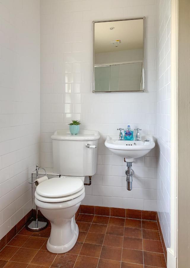 Hollies Farm B&B Wrexham Dış mekan fotoğraf