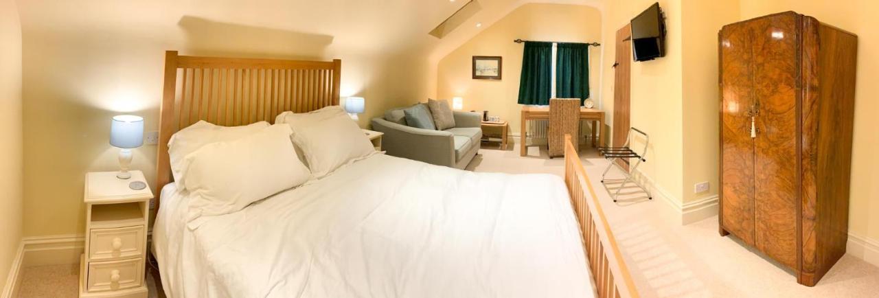 Hollies Farm B&B Wrexham Dış mekan fotoğraf